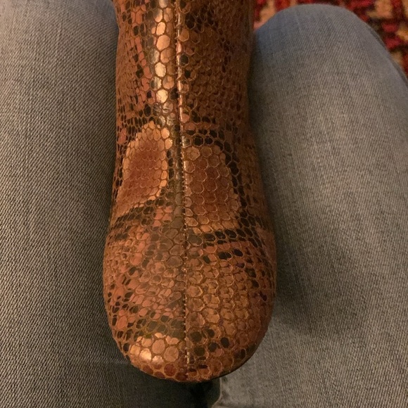 NWOB Size 36 Free people snakeskin bootie with side zip - Picture 7 of 8